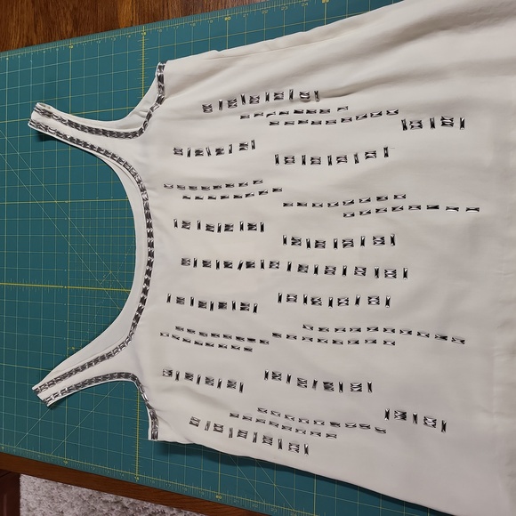 Irish cream sueded twill beaded tank by Worth. Never worn. No smoking home. - Picture 3 of 4